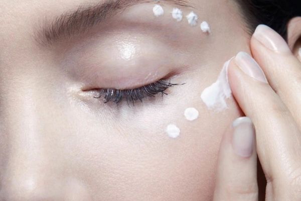 Kem Dưỡng Ẩm Mắt - Cách Chọn Sản Phẩm Phù Hợp Cho Da